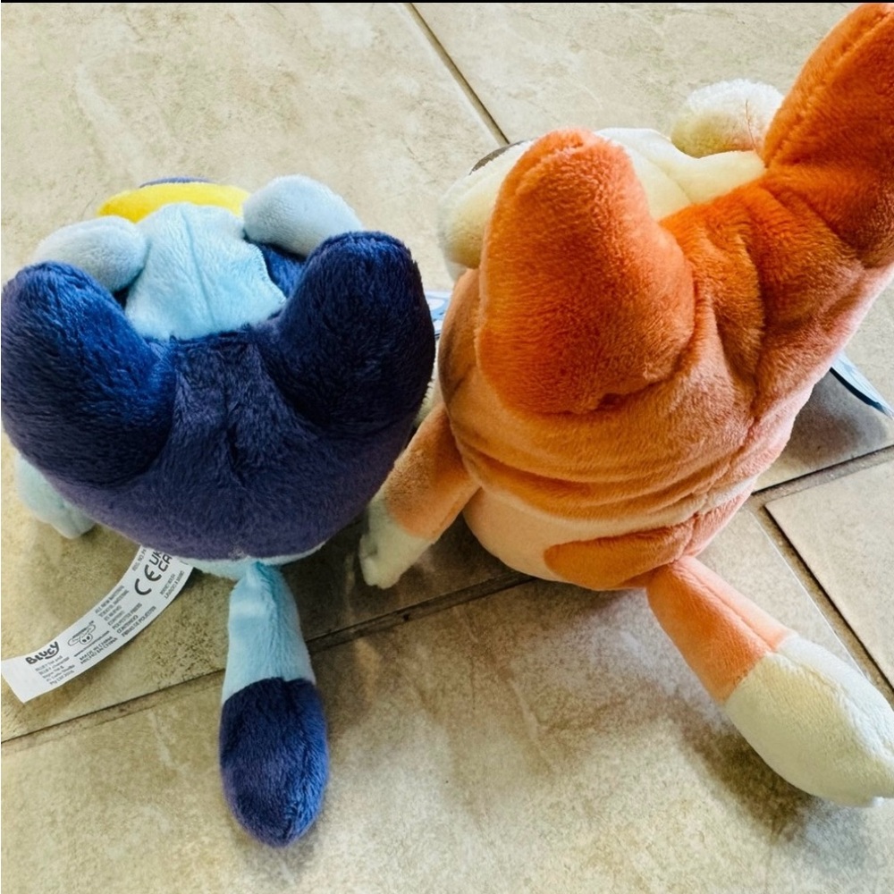Bluey Easter Bundle-Bluey & Bingo Duo Stuffed Animals, Mum Figured, & Books - Picture 5 of 12